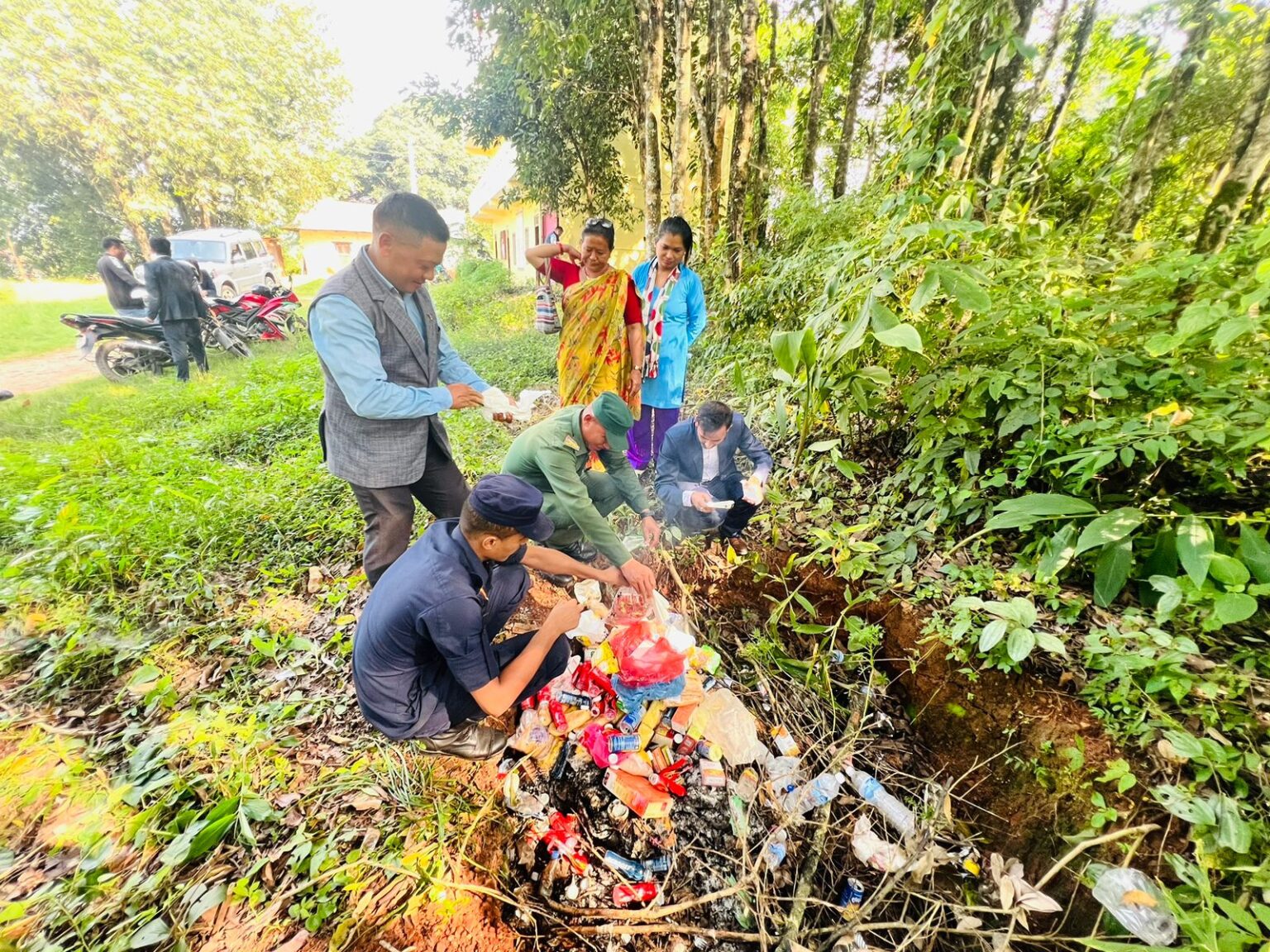 माथागढीका विभिन्न क्षेत्रमा बजार अनुगमन, अखाध्य सामग्री समेत भेटियो