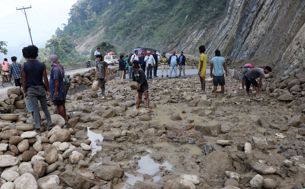 सिद्धार्थ राजमार्ग मर्मत सुधारका काममा लापरबाही