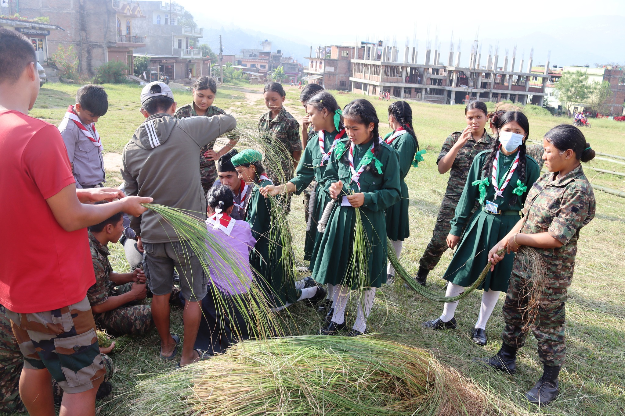 दिव्यज्योति नमुना माविका विद्यार्थीले बनाए लठ्ठे पिङ